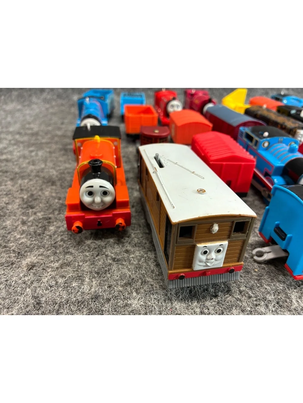 Thomas & Friends Vintage Toy Train Set with Multiple Engines and Cars 20+